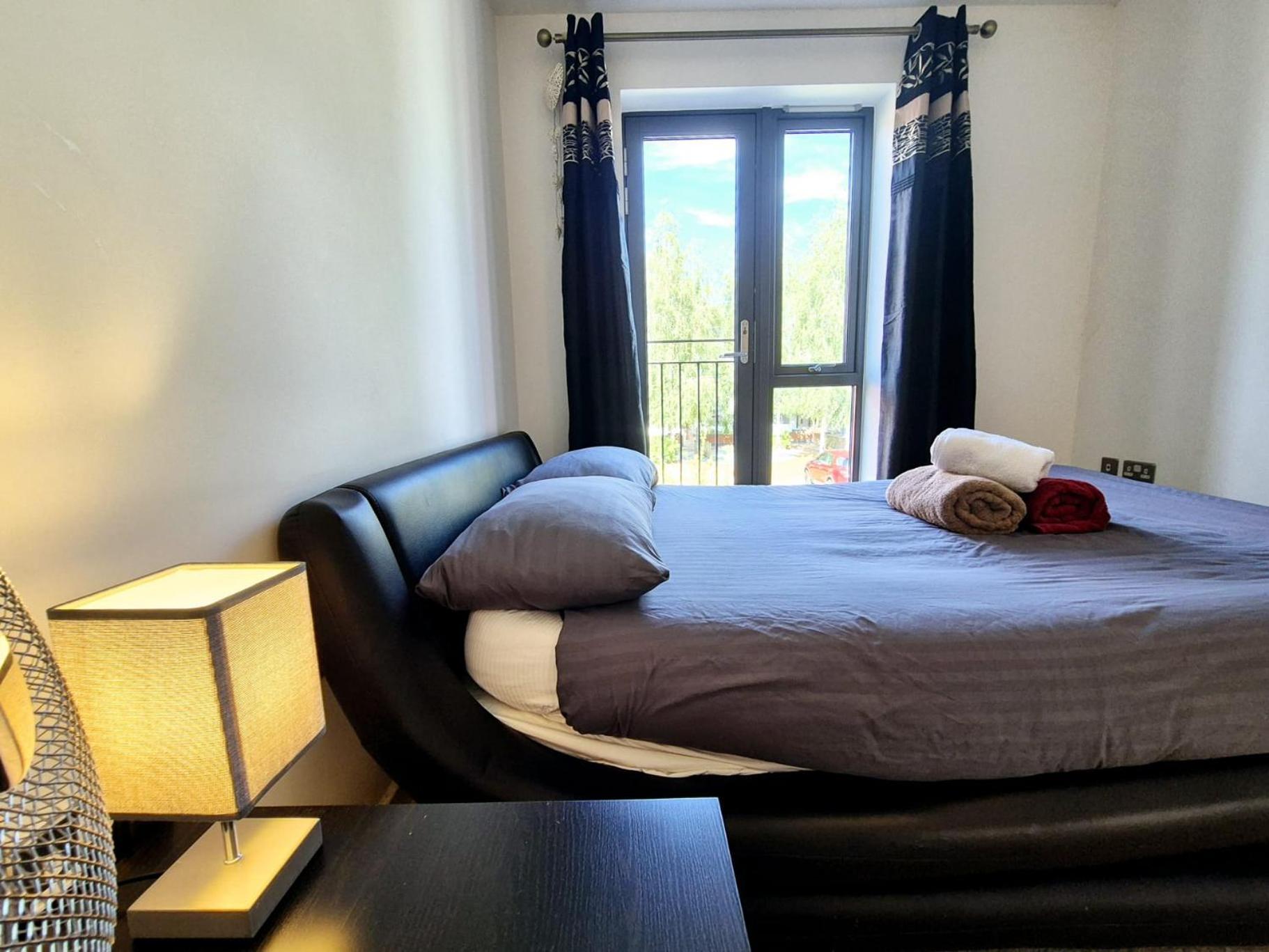 Explore London: 2 Bedroom House In Wood Green المظهر الخارجي الصورة