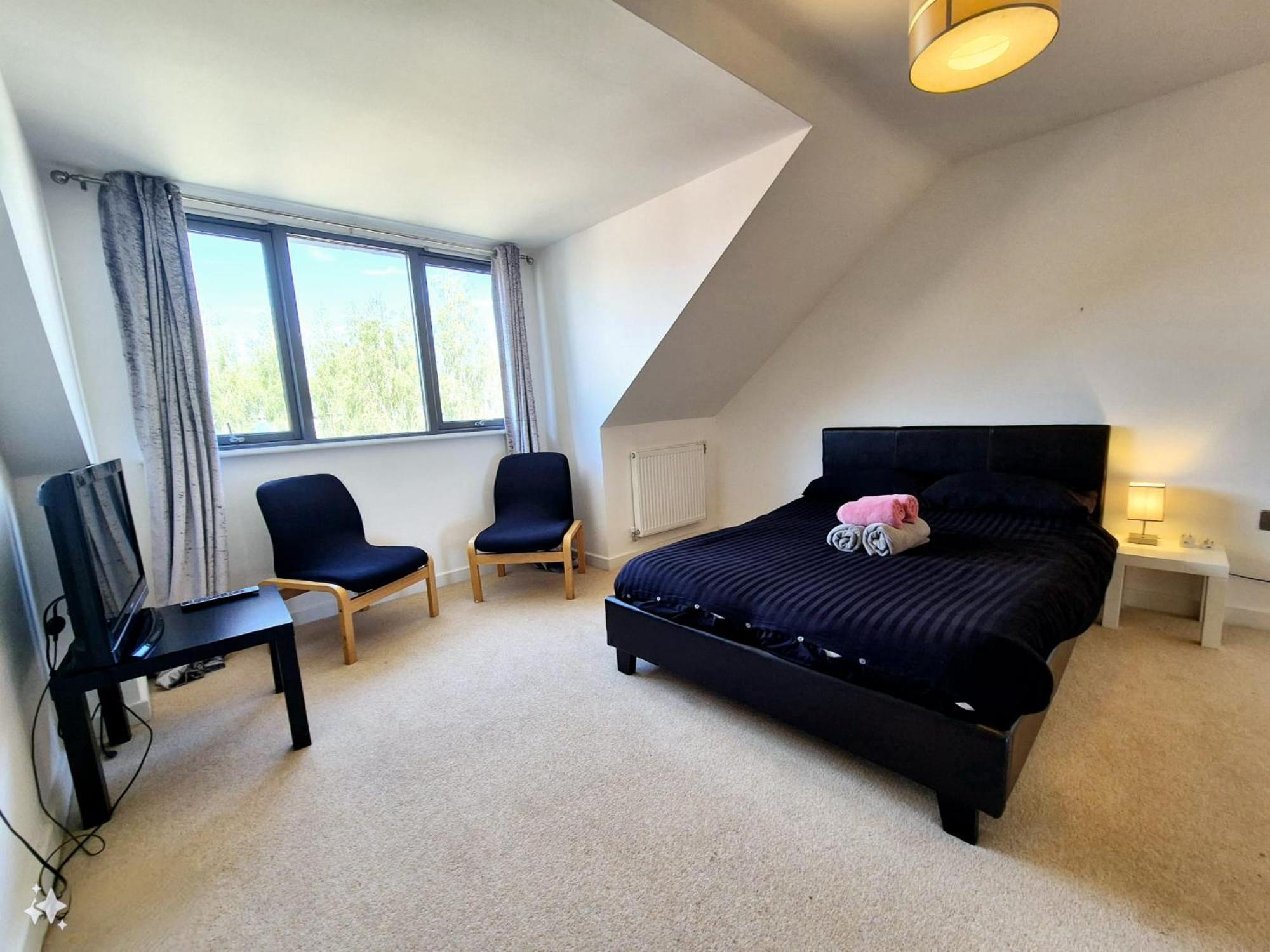 Explore London: 2 Bedroom House In Wood Green المظهر الخارجي الصورة